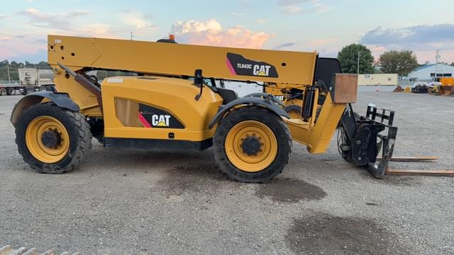 Image of Caterpillar TL943C equipment image 3