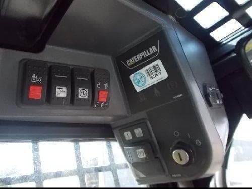 Image of Caterpillar 226B3 equipment image 3