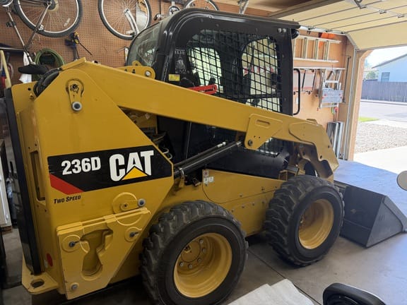 2015 Caterpillar 236D Equipment Image0