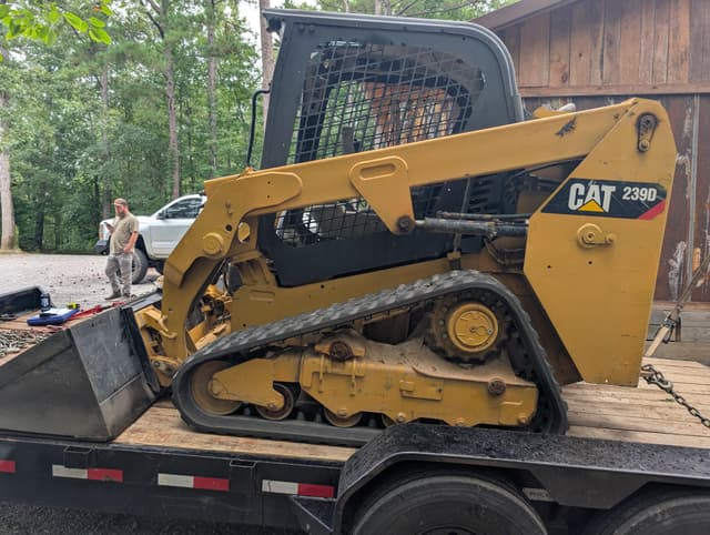 Image of Caterpillar 239D equipment image 3