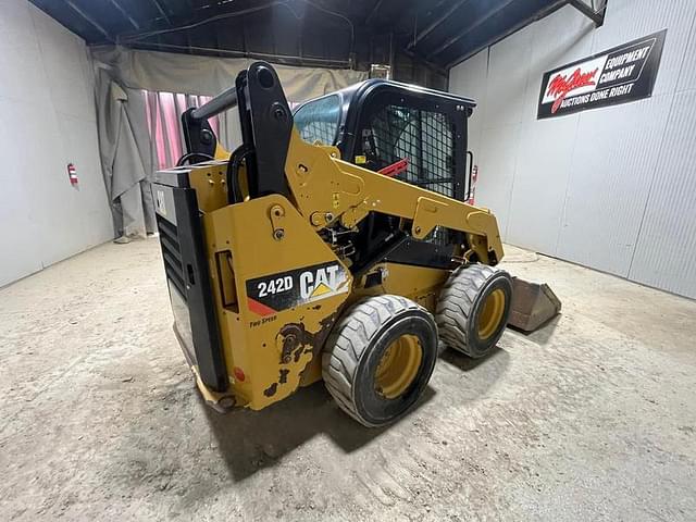 Image of Caterpillar 242D equipment image 4