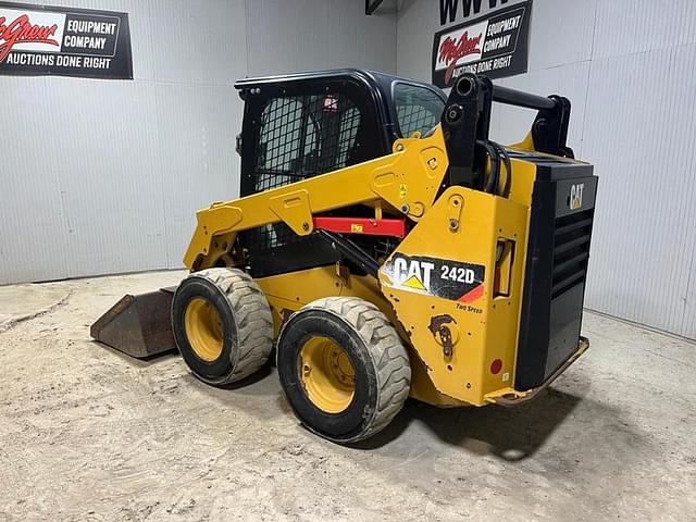 Image of Caterpillar 242D equipment image 2
