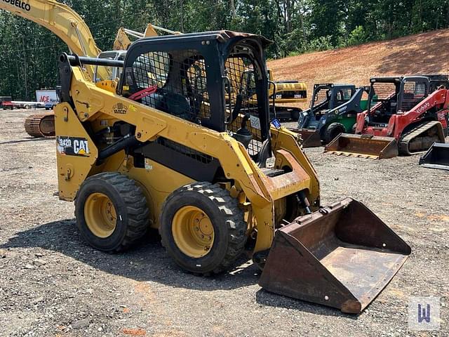 Image of Caterpillar 242D equipment image 3