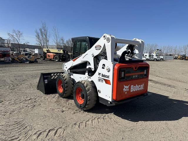 Image of Bobcat S770 equipment image 2