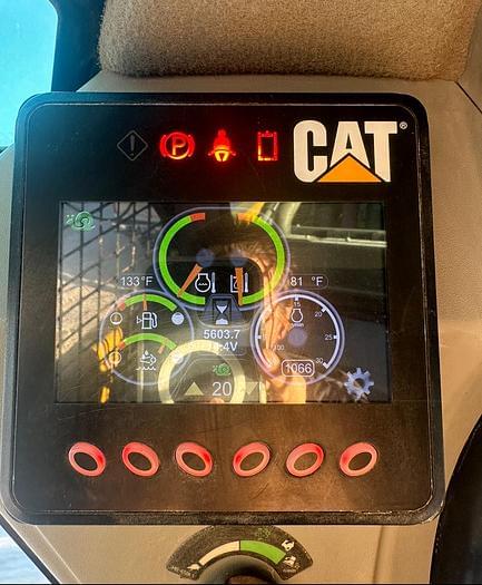 Image of Caterpillar 272D2 equipment image 3