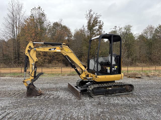 Image of Caterpillar 302.7D CR equipment image 2