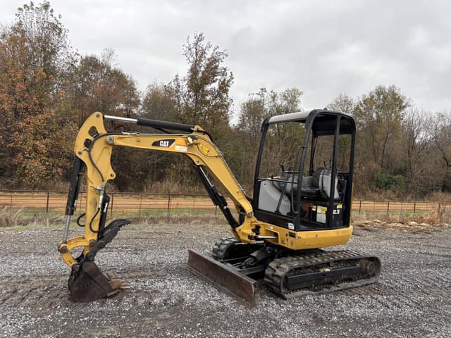 Image of Caterpillar 302.7D CR equipment image 1
