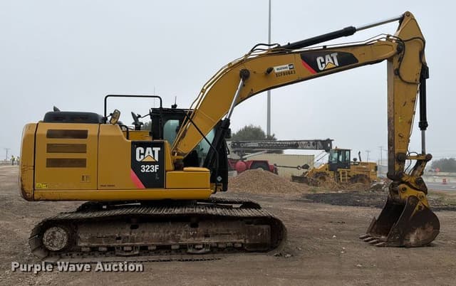 Image of Caterpillar 323F equipment image 3