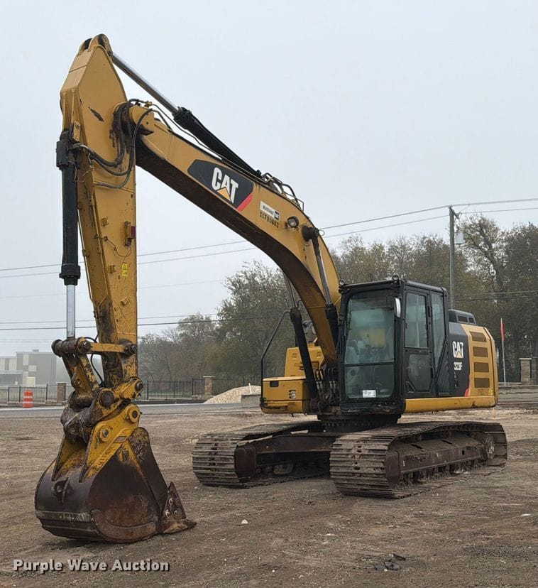 2015 Caterpillar 323F Equipment Image0