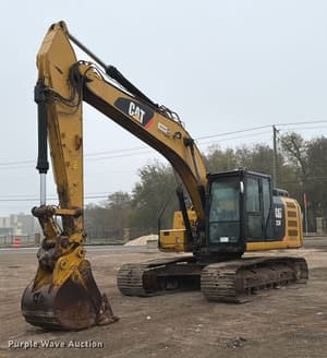 2015 Caterpillar 323F Image