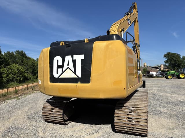 Image of Caterpillar 323FL equipment image 3