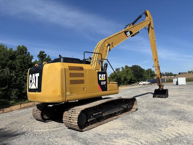Image of Caterpillar 323FL equipment image 4