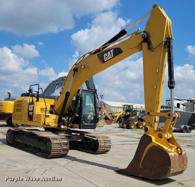 Image of Caterpillar 323FL equipment image 2