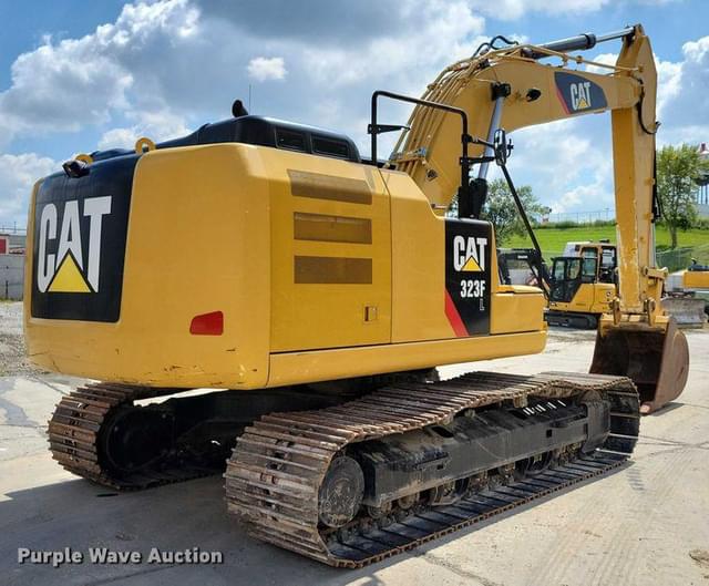 Image of Caterpillar 323FL equipment image 4