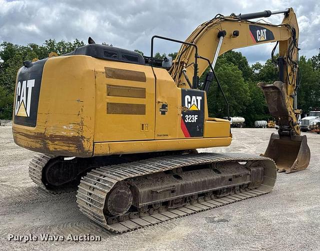 Image of Caterpillar 323FL equipment image 4