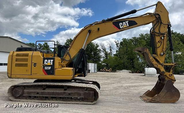 Image of Caterpillar 323FL equipment image 3