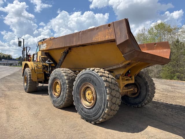 Image of Caterpillar 735B equipment image 2