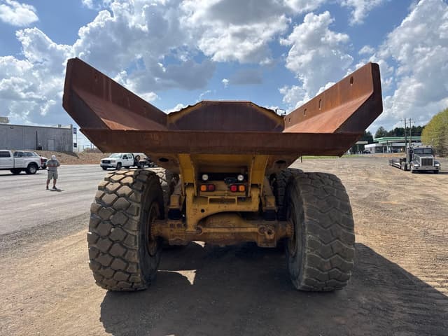 Image of Caterpillar 735B equipment image 3