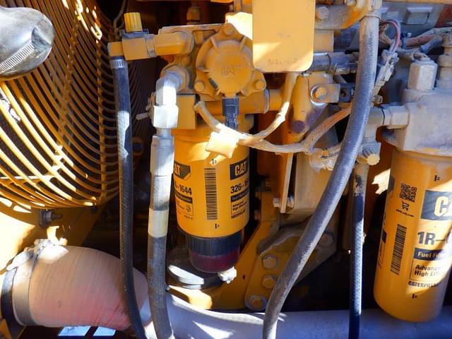 Image of Caterpillar 815F2 equipment image 4