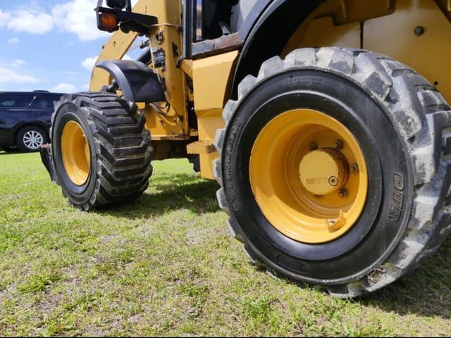 Image of Caterpillar 903C equipment image 4