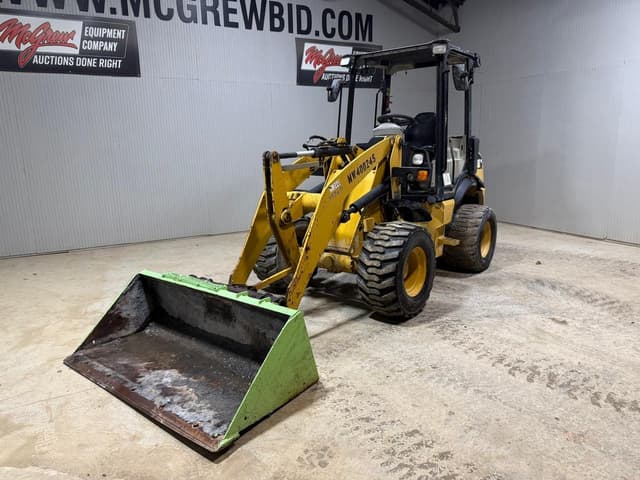 Image of Caterpillar 903C equipment image 1