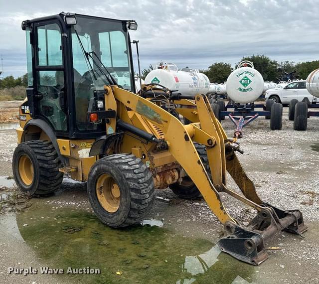 Image of Caterpillar 903C equipment image 2
