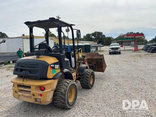 Image of Caterpillar 903C2 equipment image 4