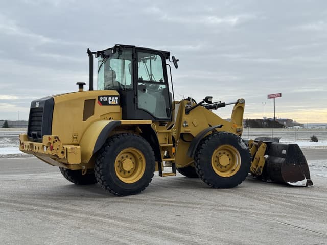 Image of Caterpillar 910K equipment image 2