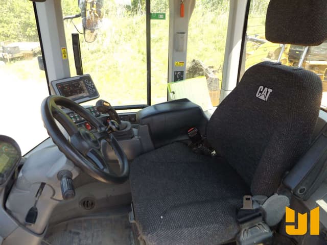 Image of Caterpillar 926M equipment image 4