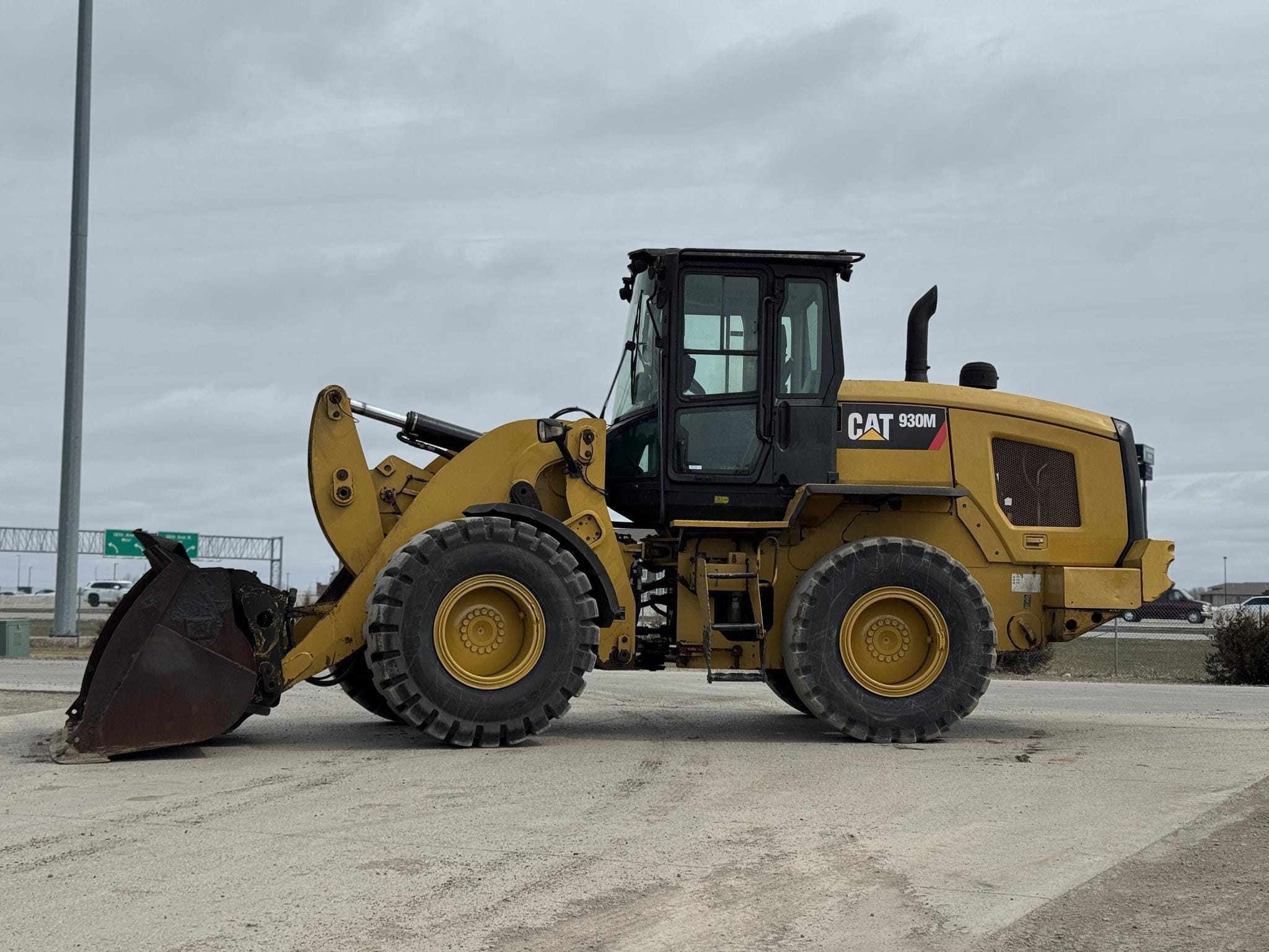 2015 Caterpillar 930M Equipment Image0
