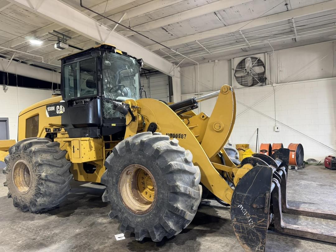 Image of Caterpillar 938M Image 1