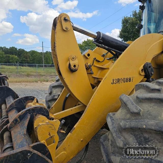 Image of Caterpillar 938M equipment image 3
