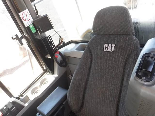 Image of Caterpillar 950M equipment image 2