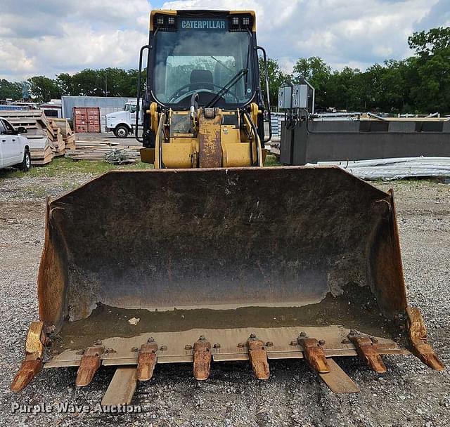 Image of Caterpillar 953D equipment image 1