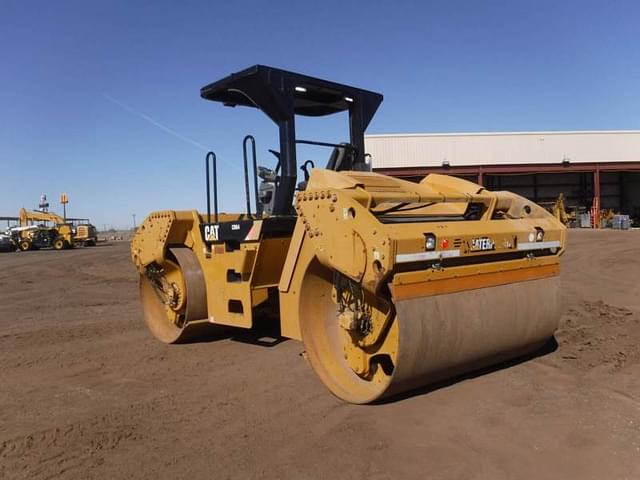 Image of Caterpillar CB64 equipment image 3