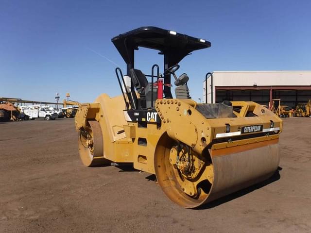 Image of Caterpillar CB64 equipment image 1
