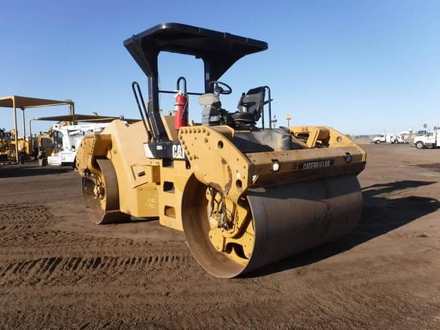 Image of Caterpillar CB64 equipment image 3
