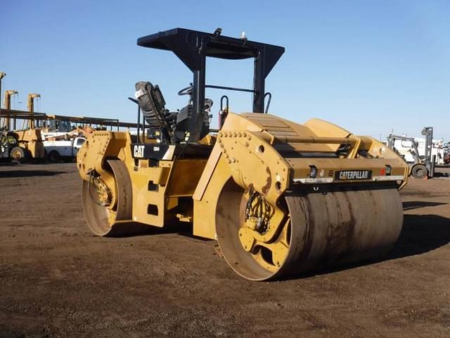 Image of Caterpillar CB64 equipment image 1