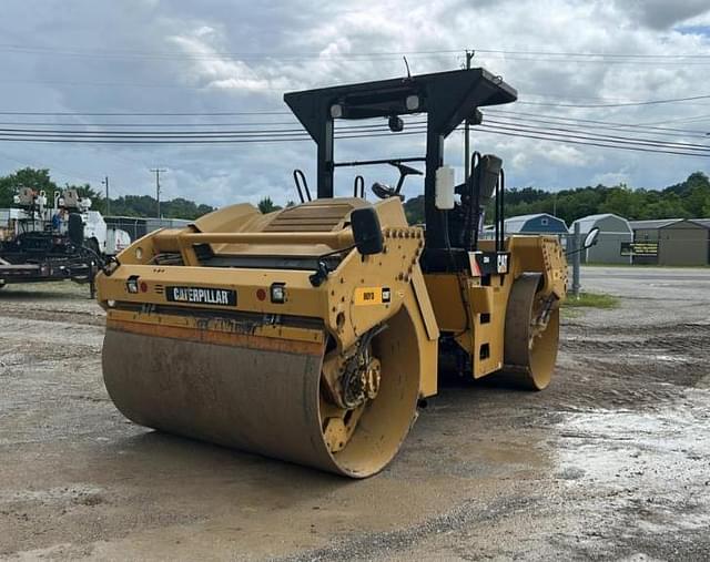 Image of Caterpillar CB64 equipment image 2