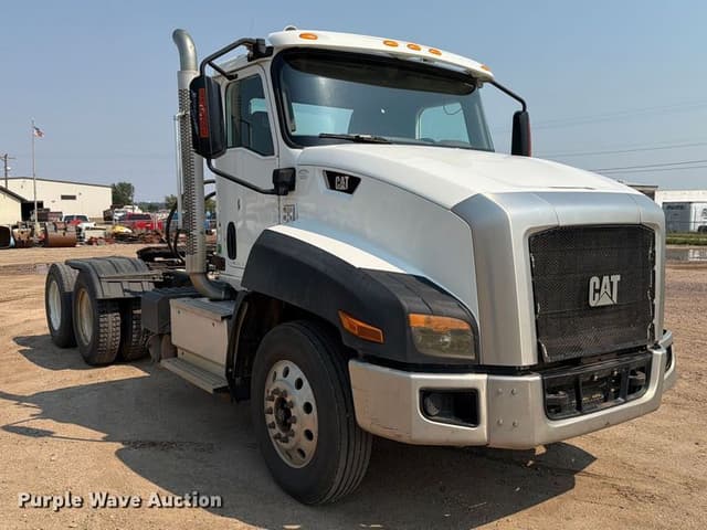 Image of Caterpillar CT660 equipment image 2