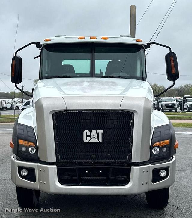 Image of Caterpillar CT660 equipment image 1