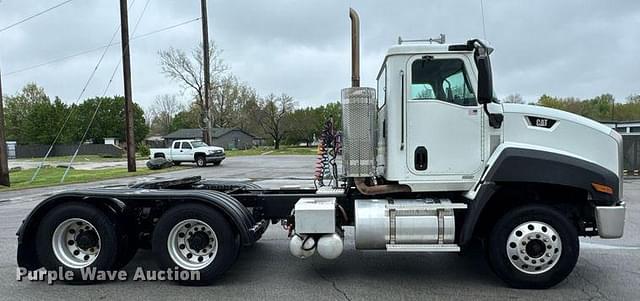 Image of Caterpillar CT660 equipment image 3