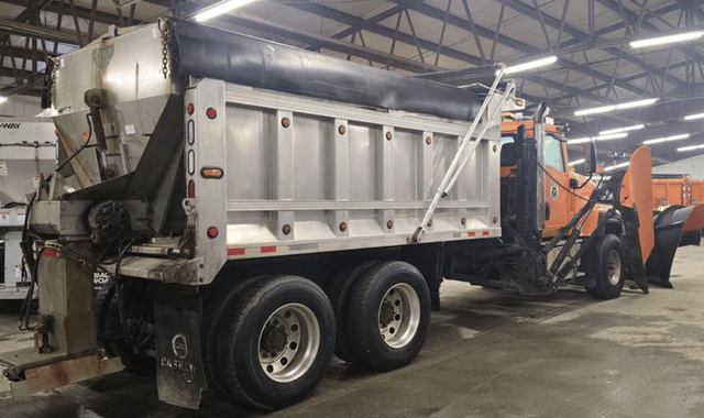 Image of Caterpillar CT681 equipment image 3