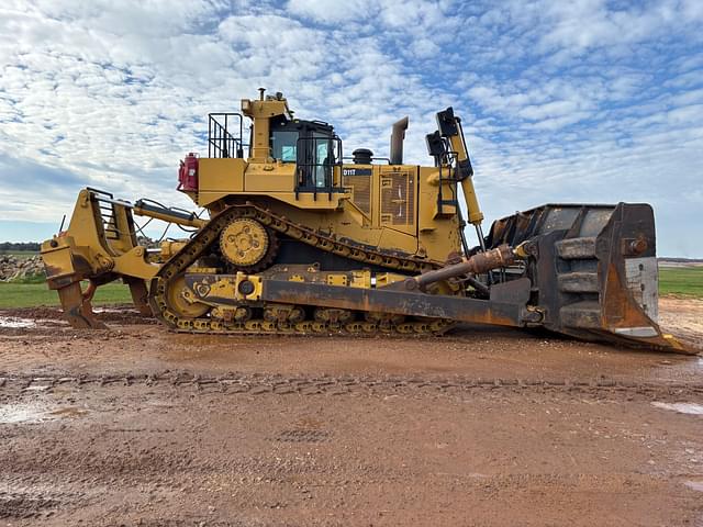 Image of Caterpillar D11T equipment image 3