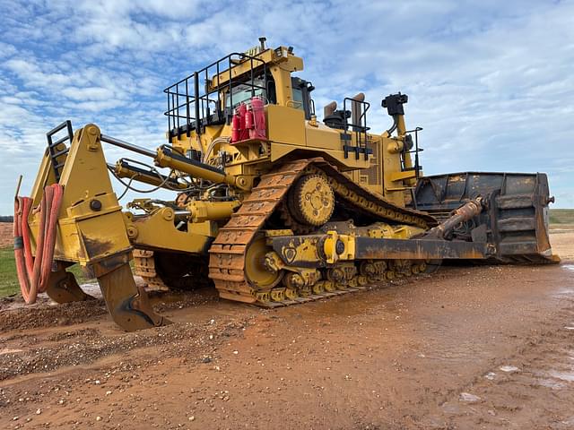 Image of Caterpillar D11T equipment image 4