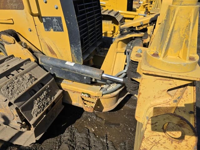 Image of Caterpillar D3K2 equipment image 3