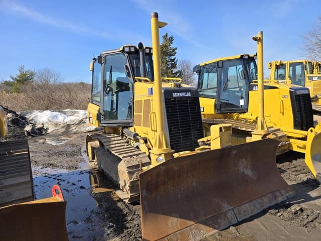Image of Caterpillar D3K2 equipment image 2