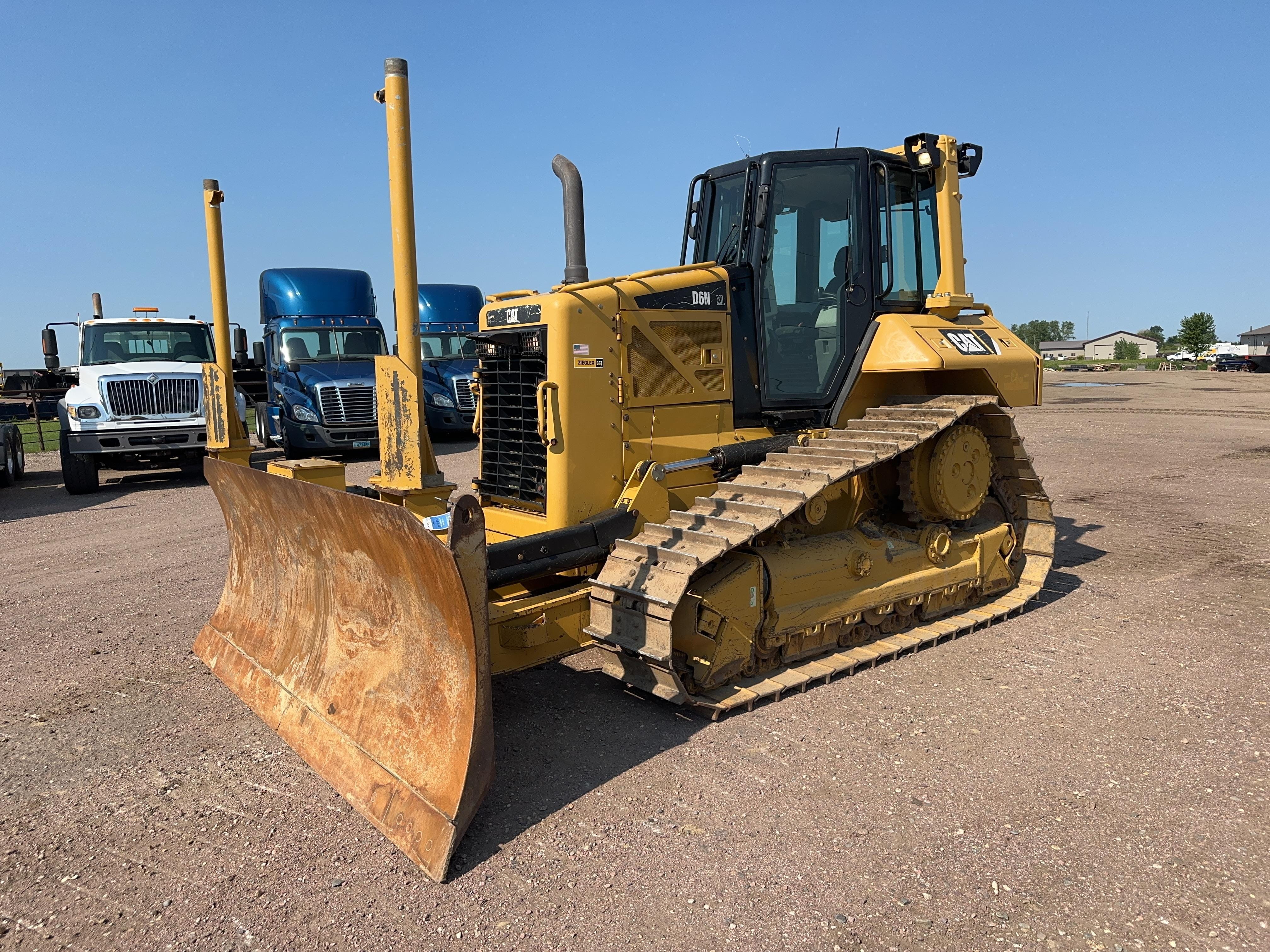 2015 Caterpillar D6N XL Equipment Image0