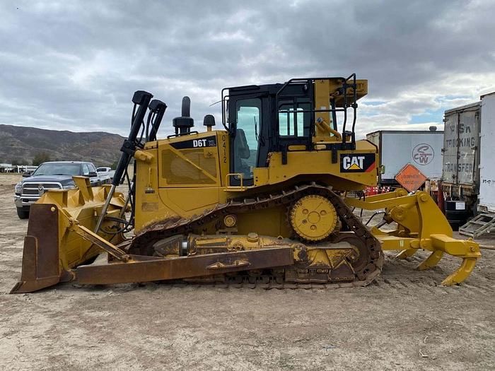 2015 Caterpillar D6T XL Equipment Image0