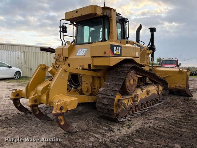 Image of Caterpillar D6T XL equipment image 4